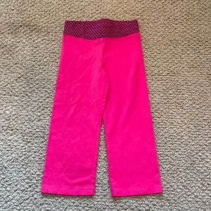 Almost New Vineyard Vines Fuchsia Pink Pants with Whales on Waistband-Size 4T